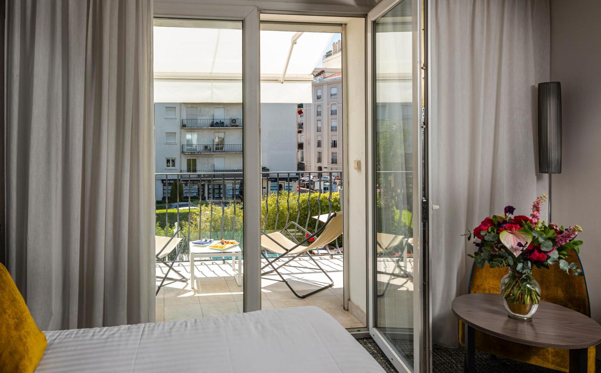Hotel Le Canberra Cannes Exterior foto
